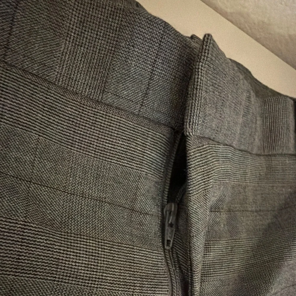 Perry Ellis Very Slim Stretch Men's 38 Gray Plaid Slim Straight Flat Front